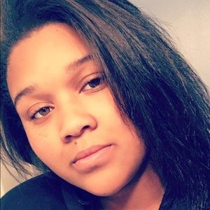 Meet your Posher, Maya